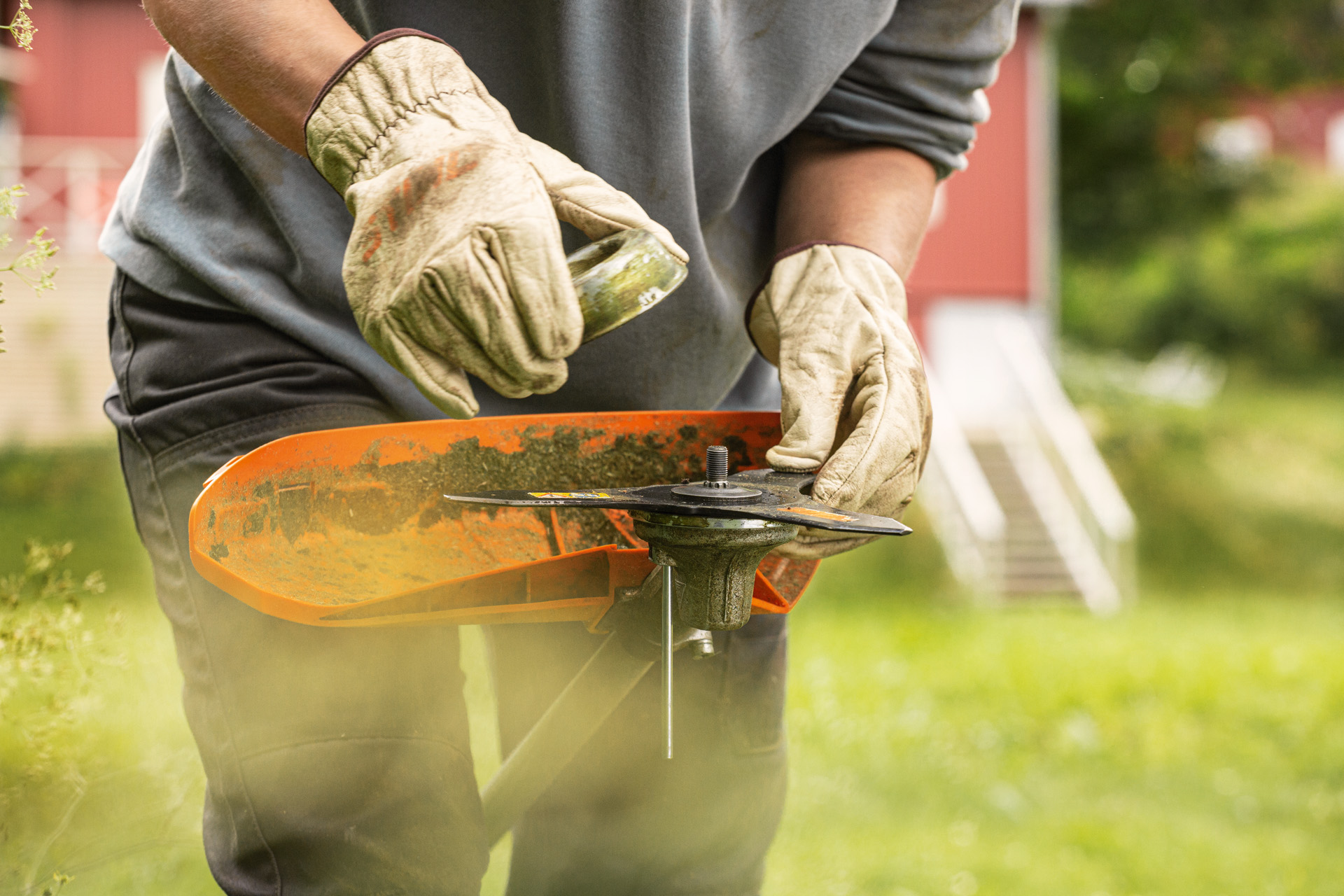 Como substituir uma ferramenta de corte da roçadeira? | STIHL